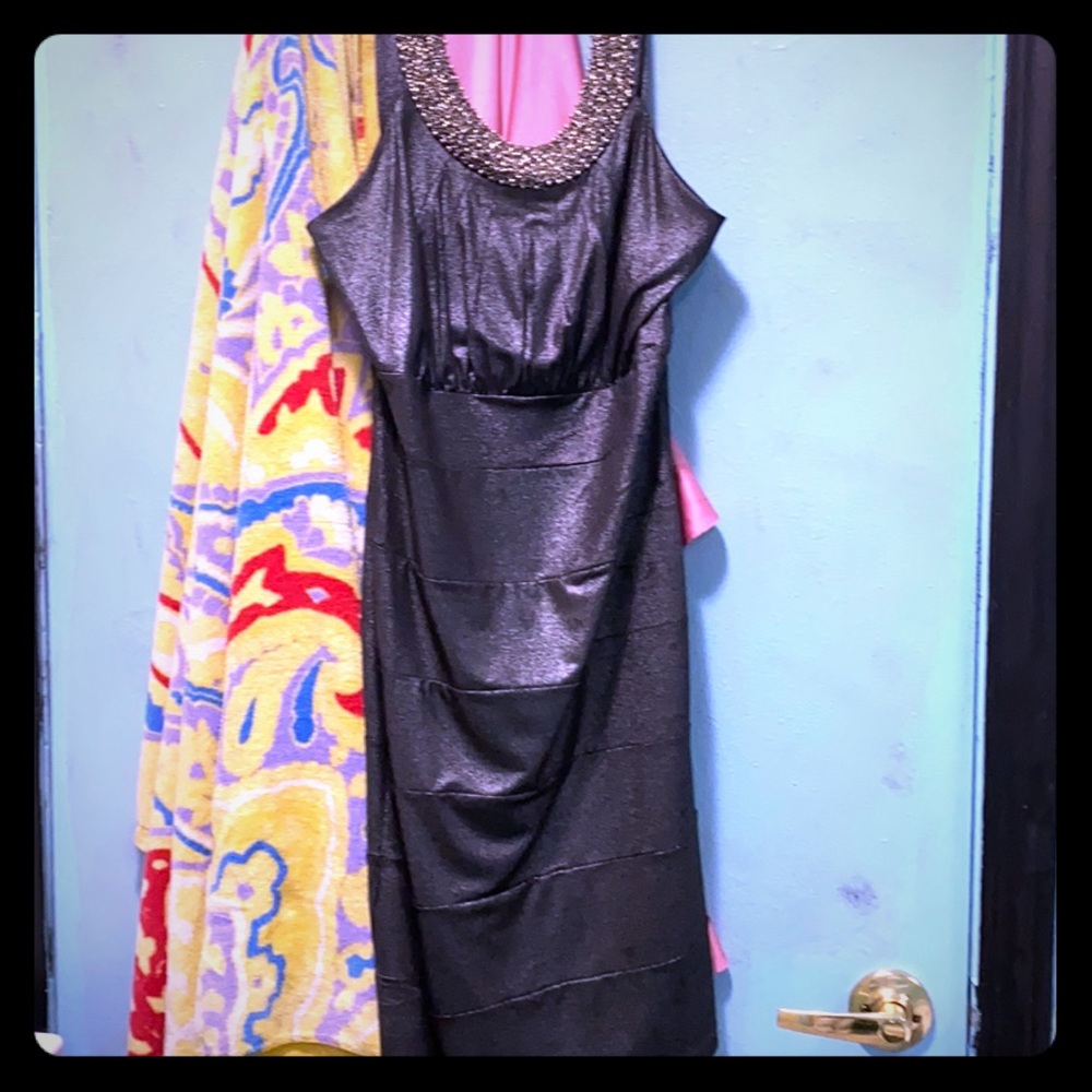 Women’s beautiful dress size 6